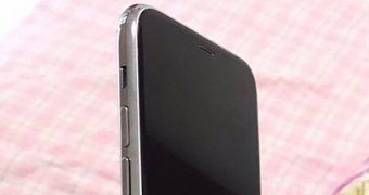 Photos of alleged iphone 8 dummy and internal structure reveal 3d sensor