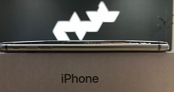 Apple says it s investigating iphone 8 units splitting apart due to bad battery
